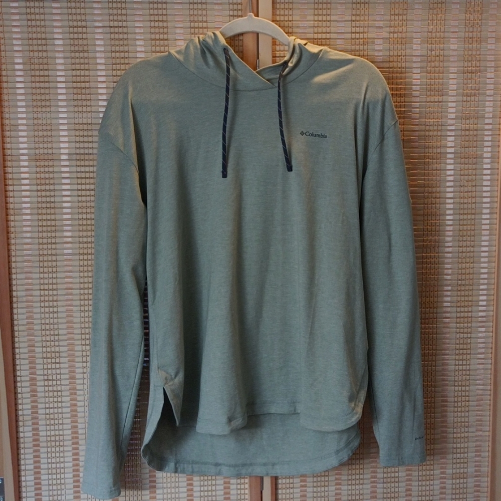 Light-weight Green Columbia Sweatshirt